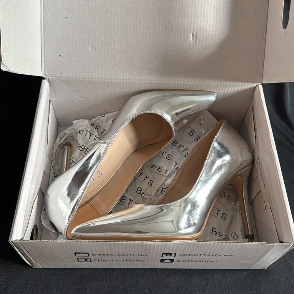 Betts Australia Silver Paris High Heels | Size 8